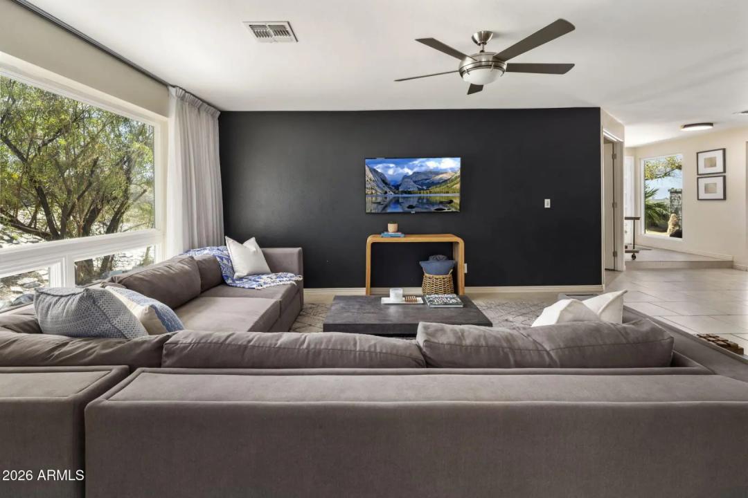 Real Estate Picture 15