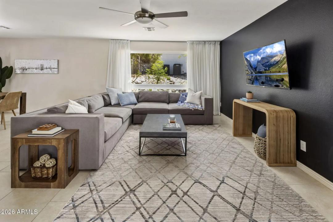 Real Estate Picture 16