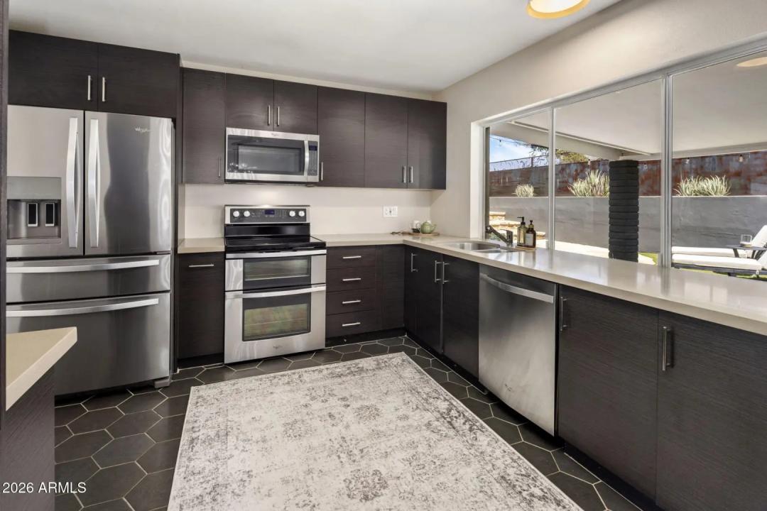 Real Estate Picture 25