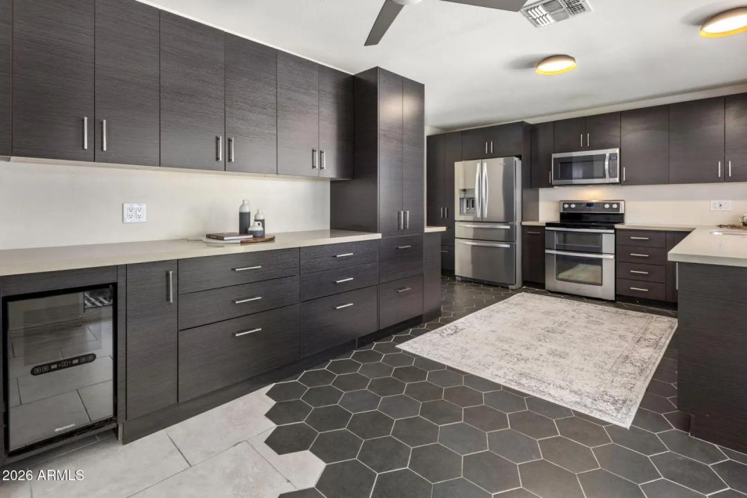 Real Estate Picture 24