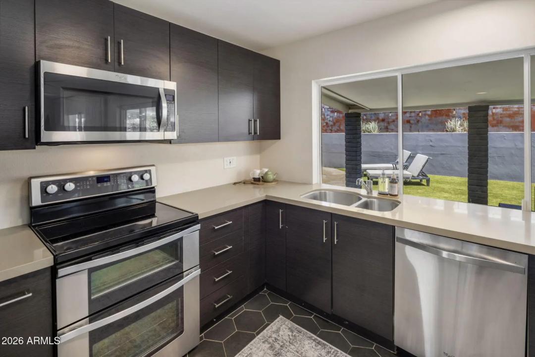 Real Estate Picture 26