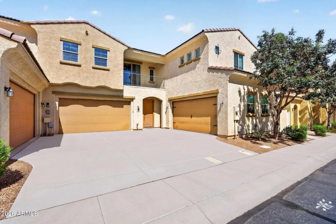 Real Estate Picture 3
