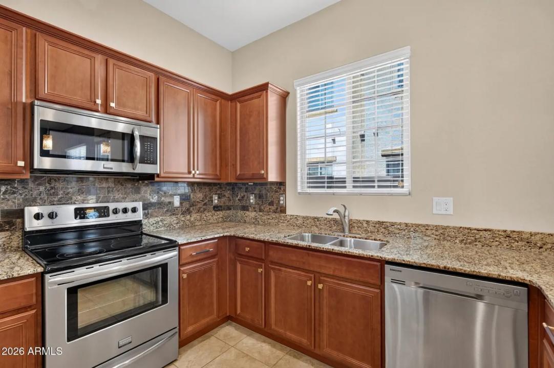 Real Estate Picture 11