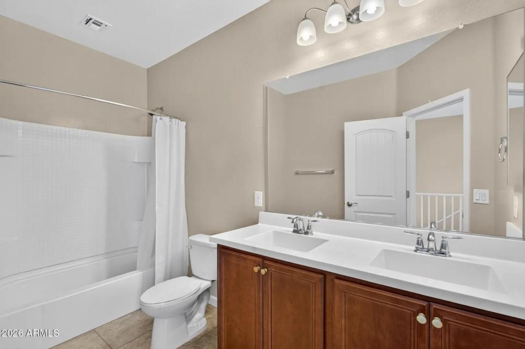 Real Estate Picture 22