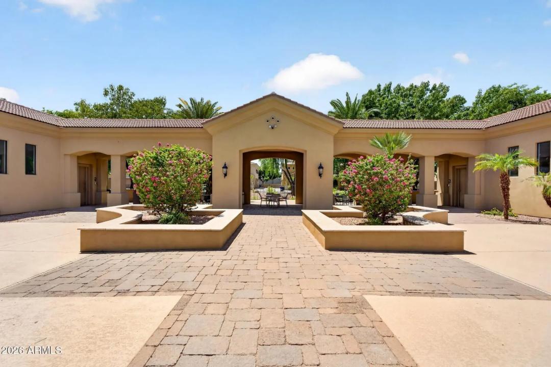 Real Estate Picture 32