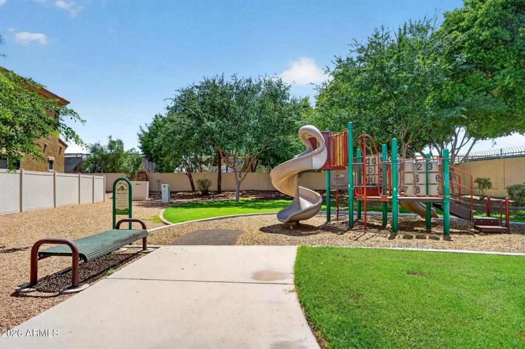 Real Estate Picture 39