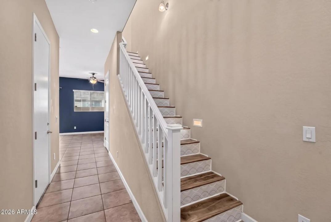 Real Estate Picture 4