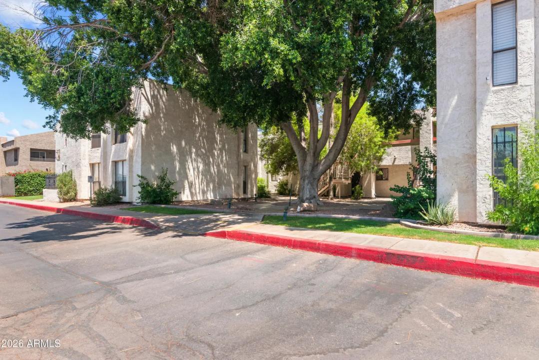 Real Estate Picture 7