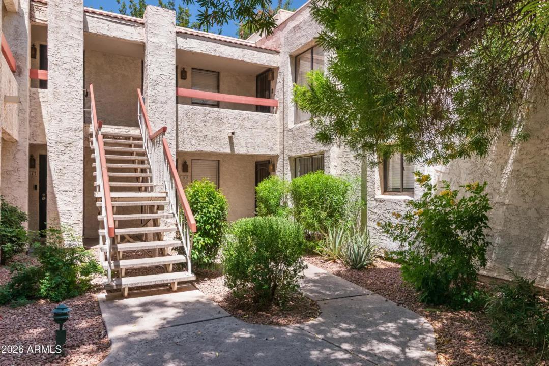 Real Estate Picture 9