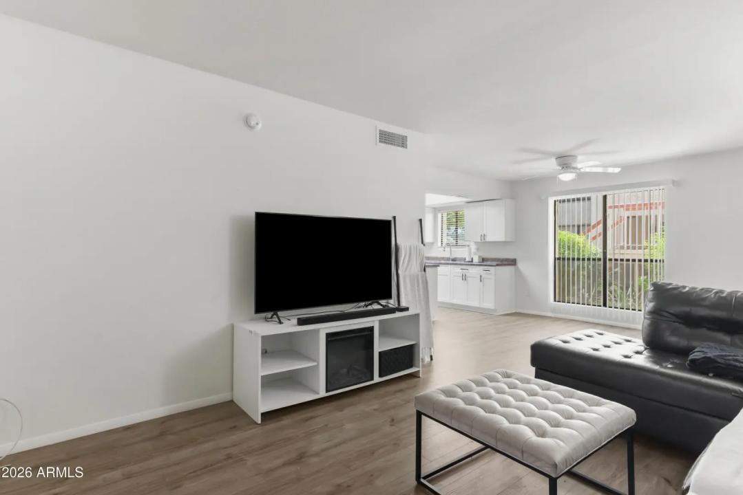 Real Estate Picture 12