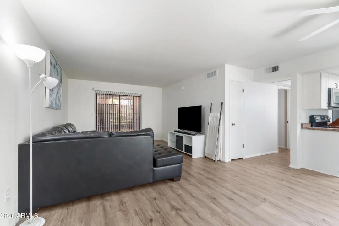 Real Estate Picture 14