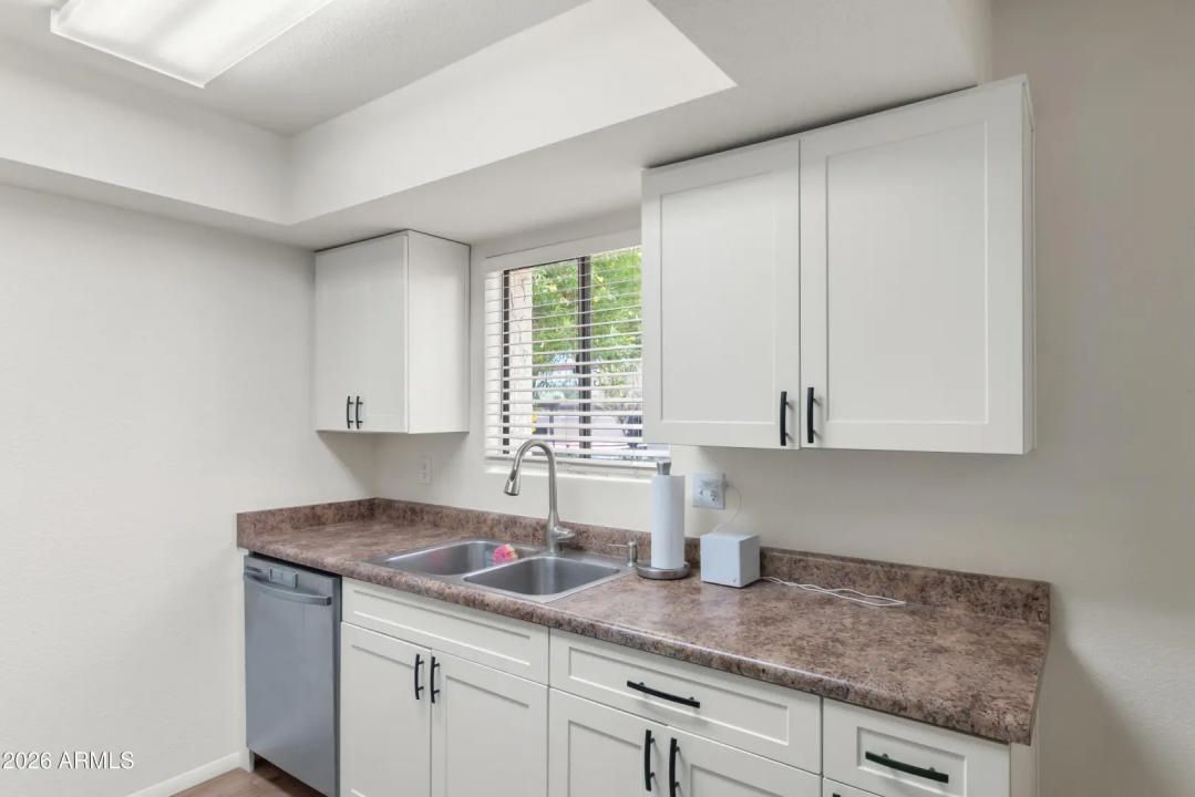 Real Estate Picture 17