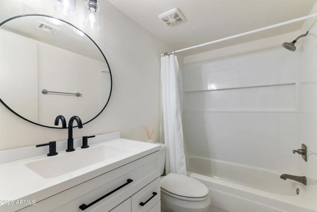 Real Estate Picture 24