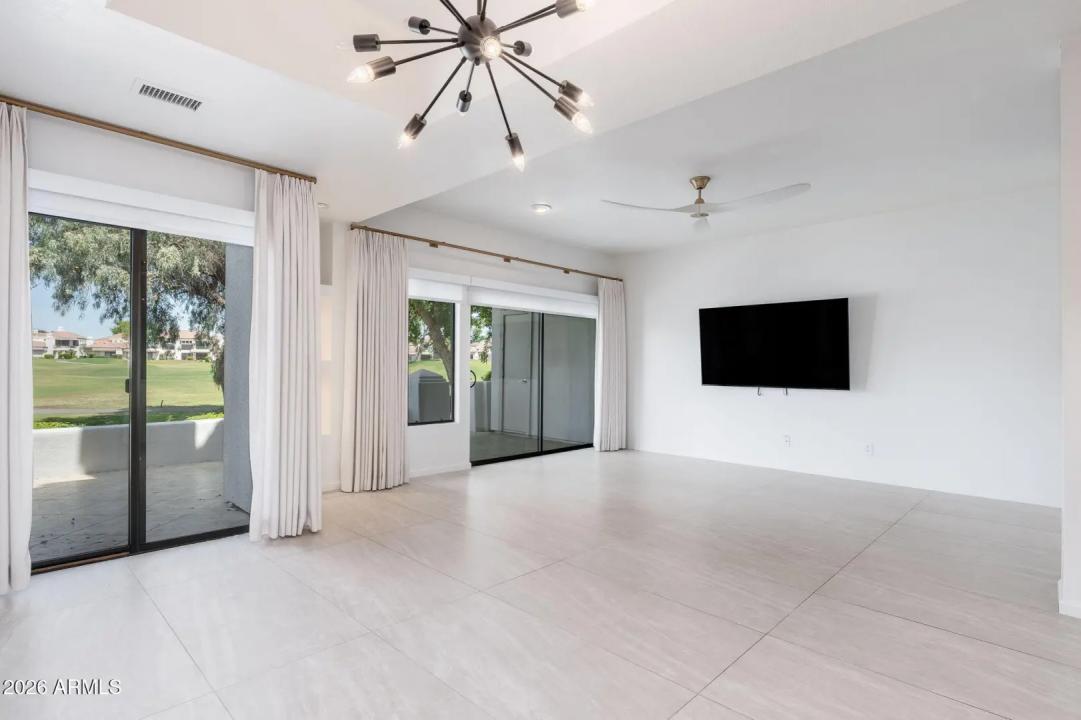 Real Estate Picture 4