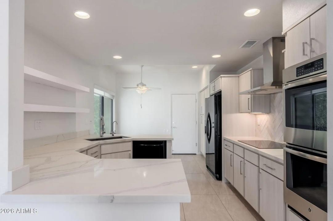 Real Estate Picture 5