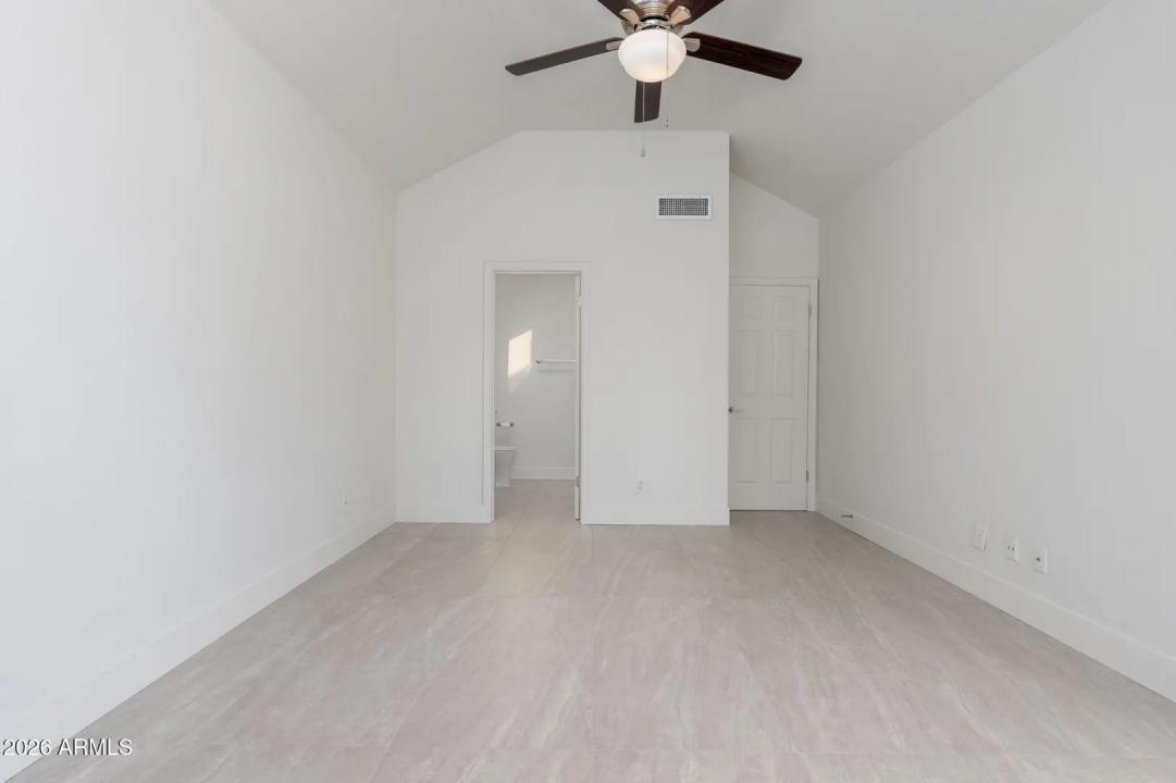 Real Estate Picture 25