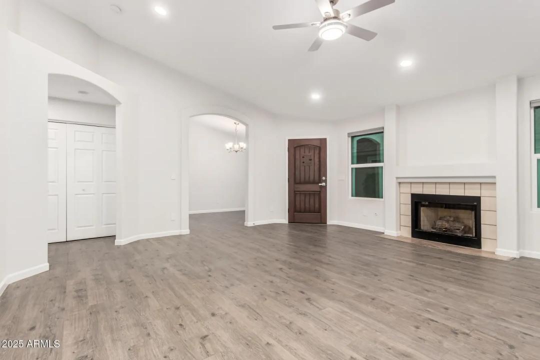 Real Estate Picture 5