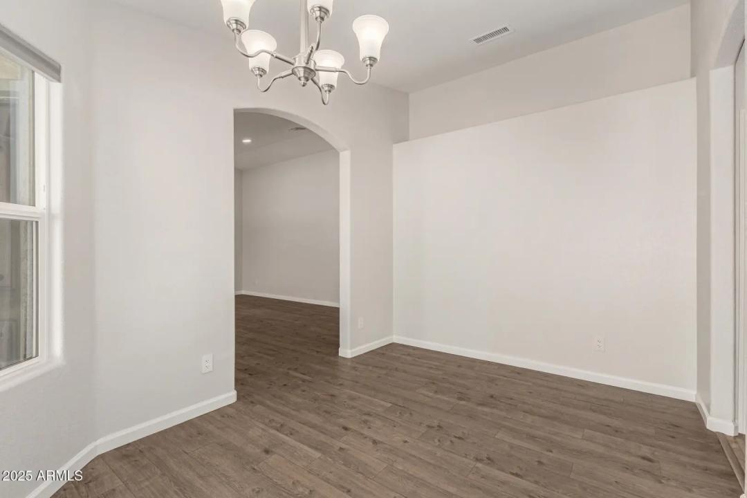 Real Estate Picture 8
