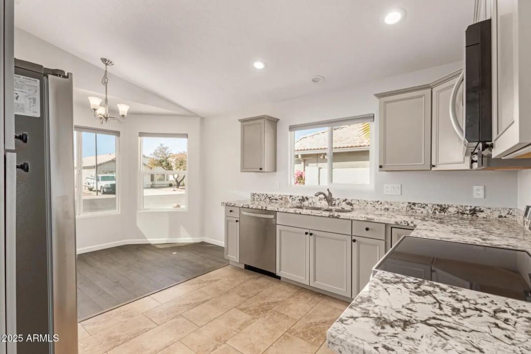 Real Estate Picture 9