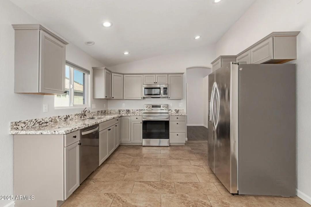 Real Estate Picture 10