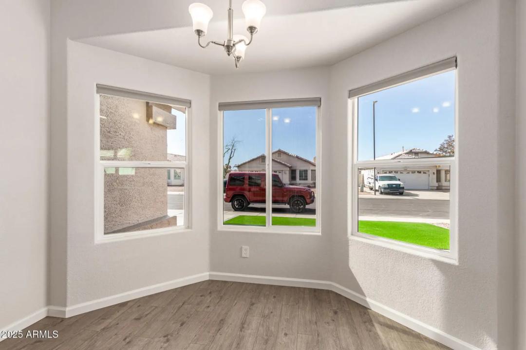 Real Estate Picture 11