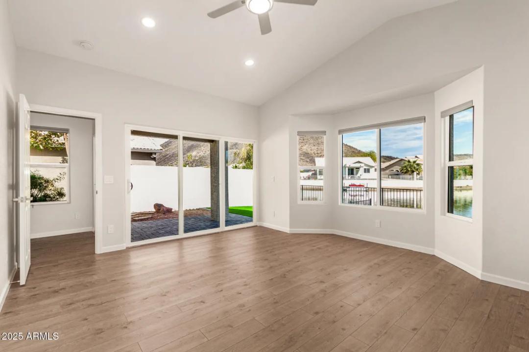 Real Estate Picture 15