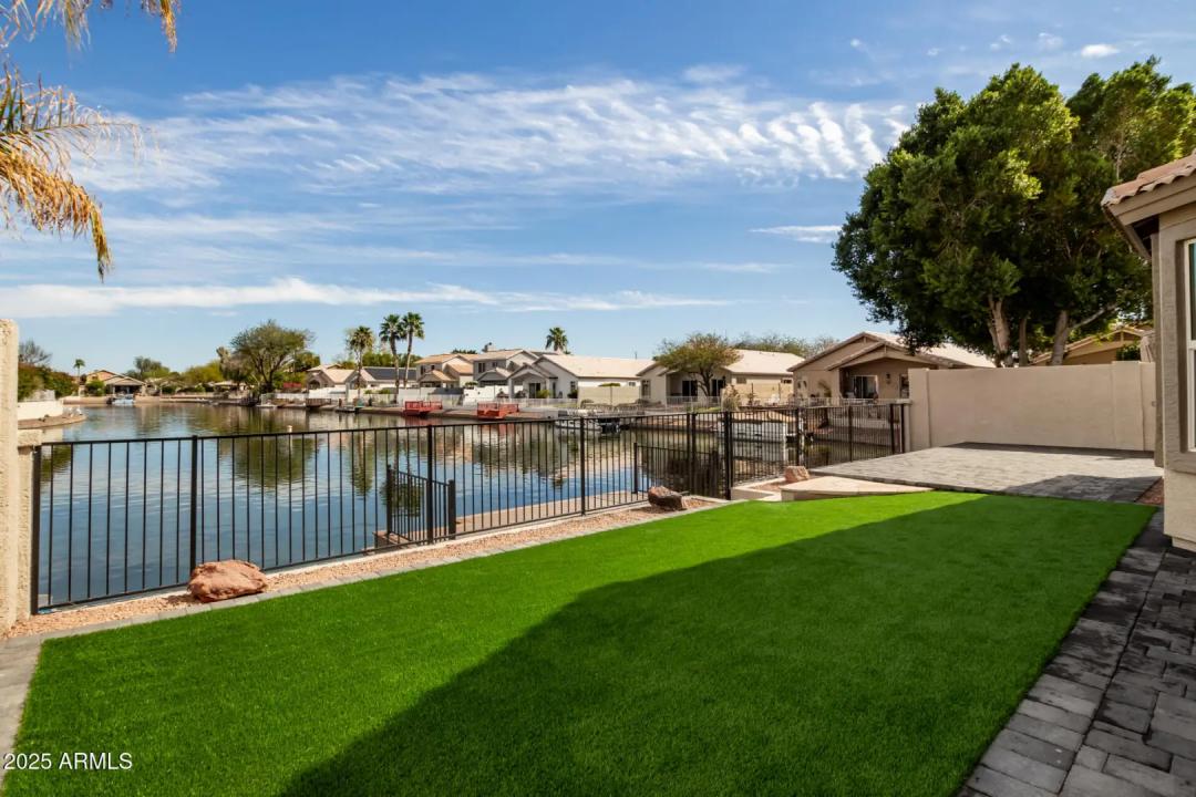 Real Estate Picture 30