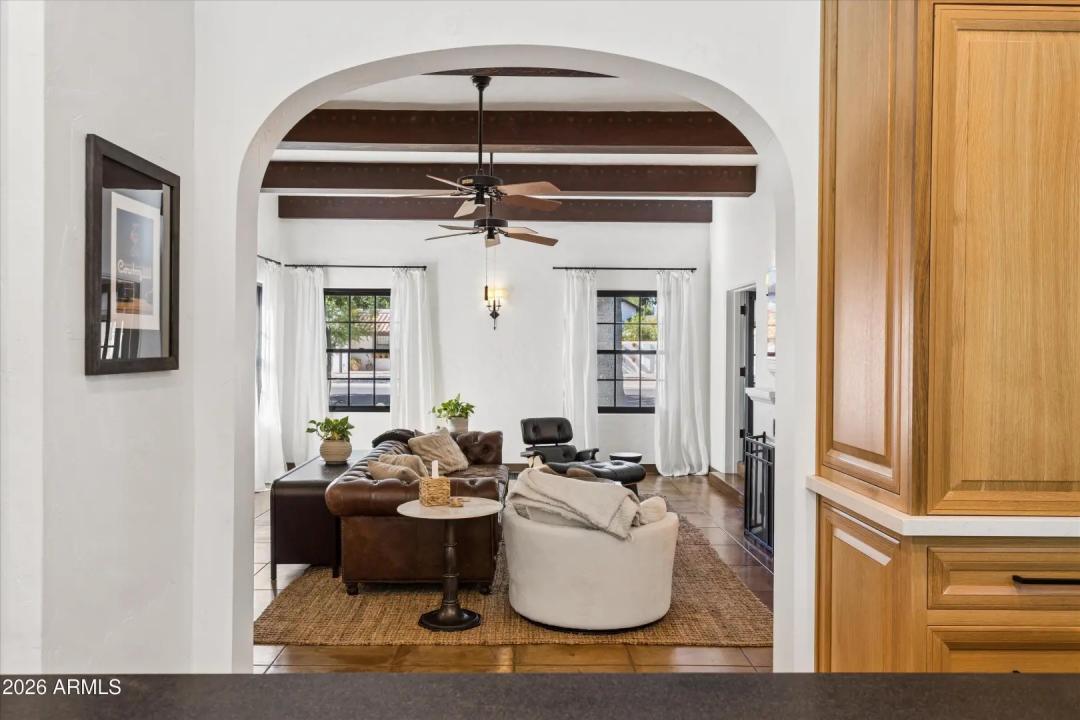 Real Estate Picture 5