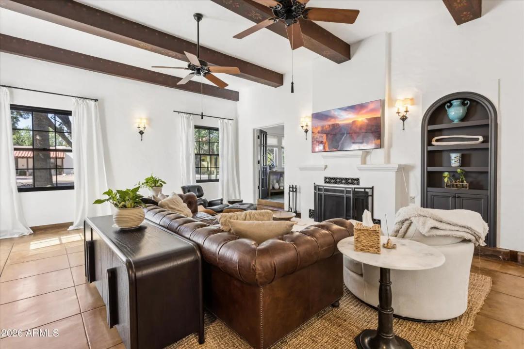 Real Estate Picture 8