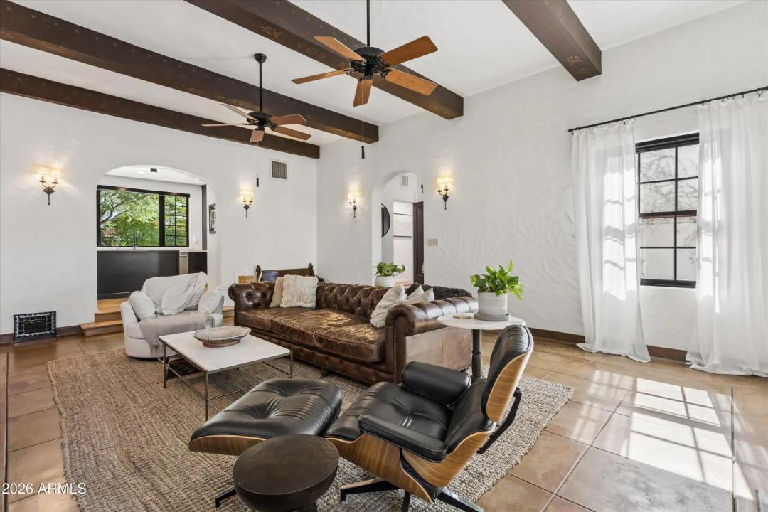 Real Estate Picture 9