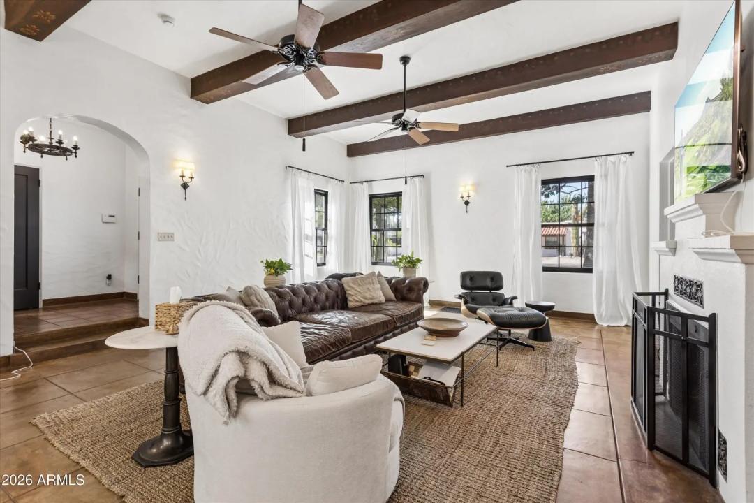 Real Estate Picture 10