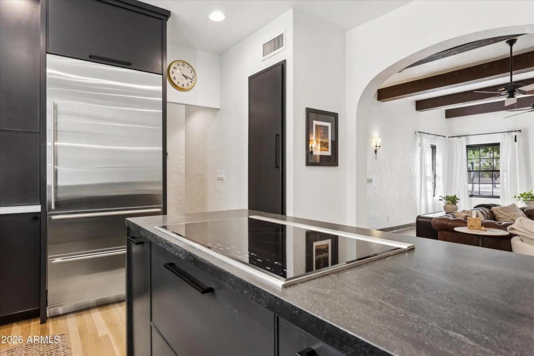 Real Estate Picture 16