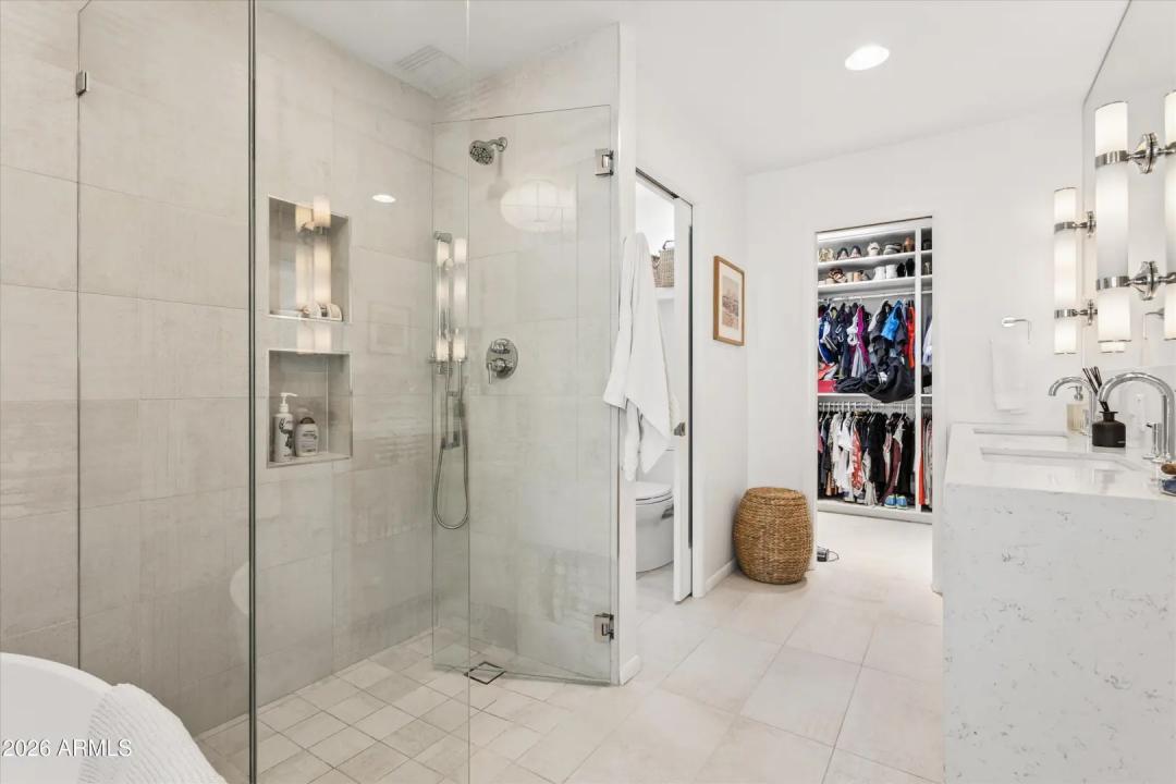 Real Estate Picture 22