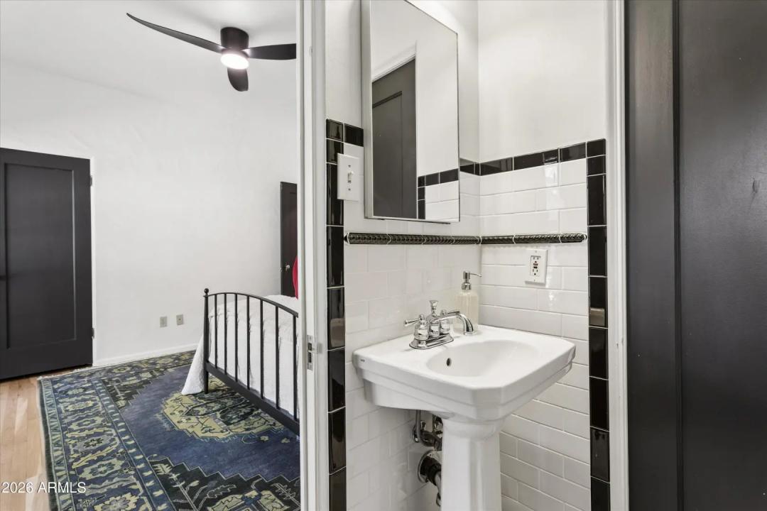 Real Estate Picture 28