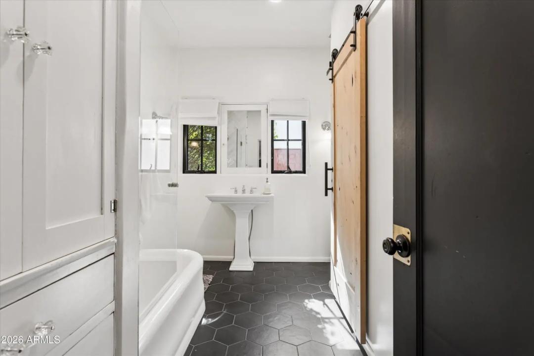 Real Estate Picture 29