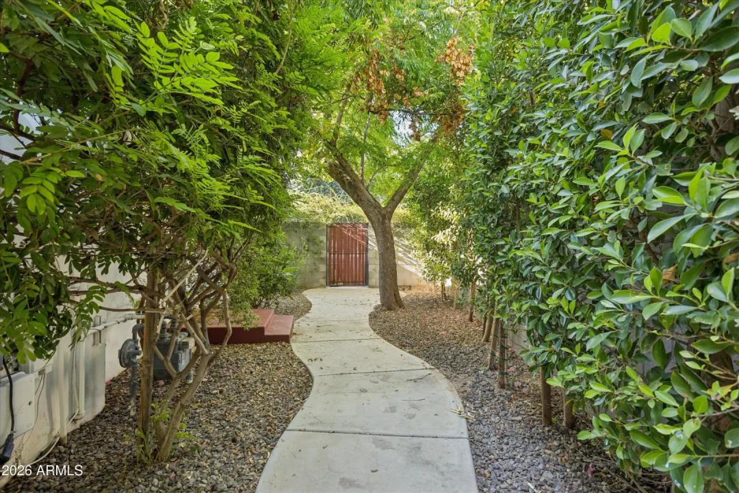 Real Estate Picture 37