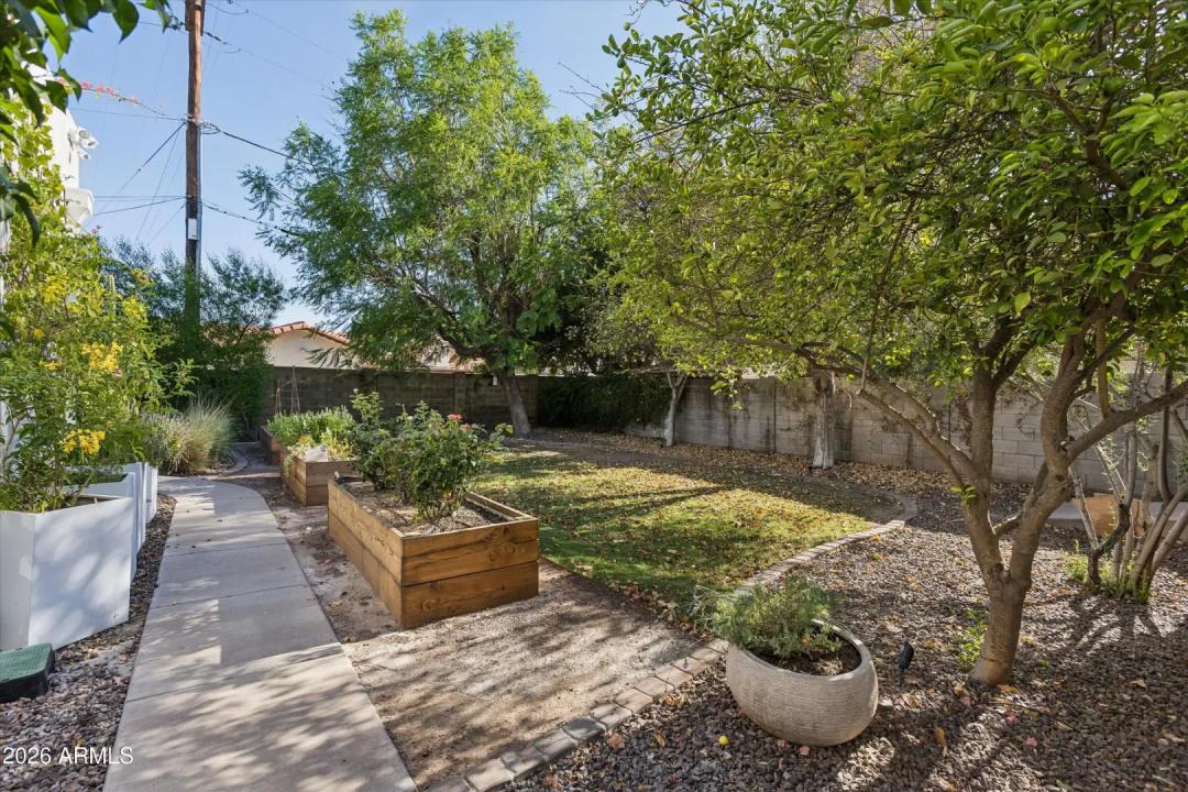 Real Estate Picture 42