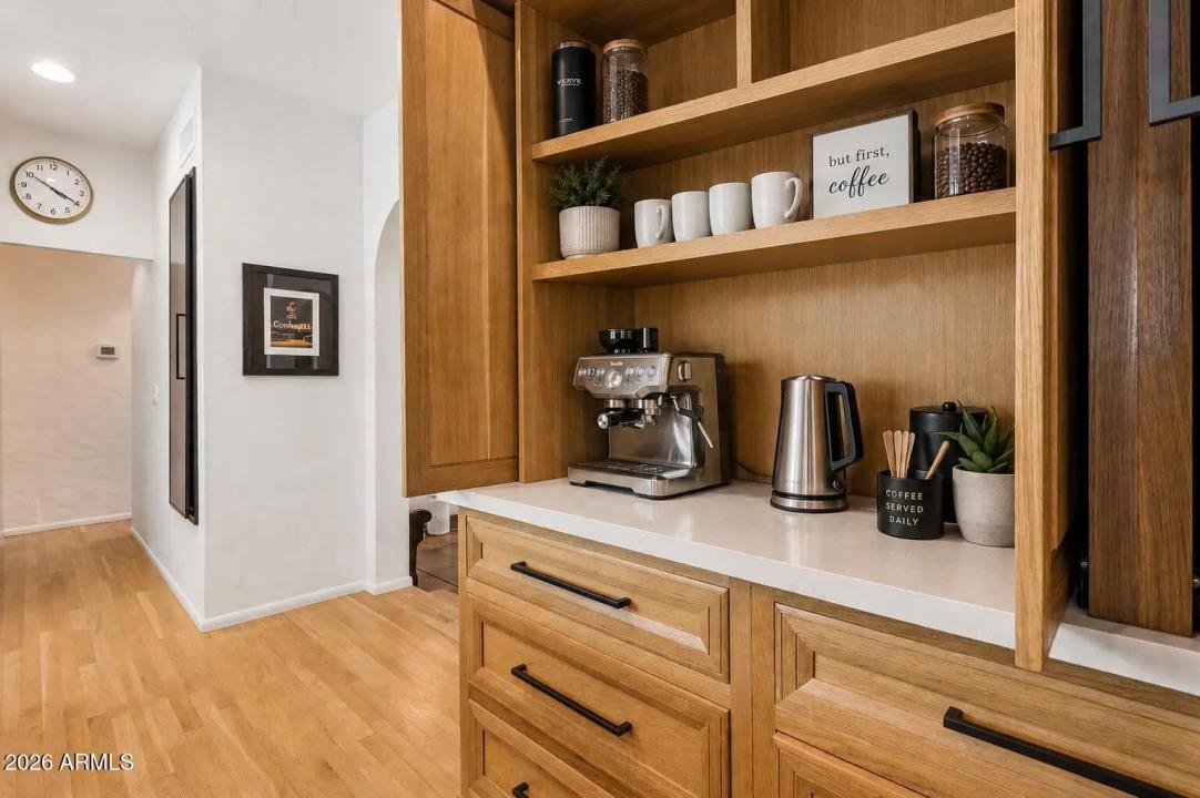 Real Estate Picture 4