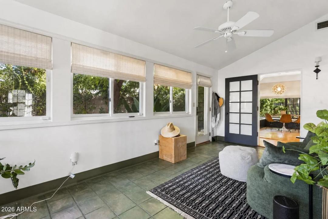 Real Estate Picture 14