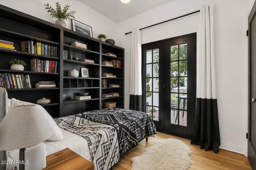 Real Estate Picture 24