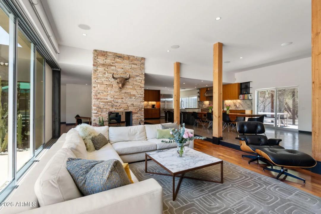 Real Estate Picture 7