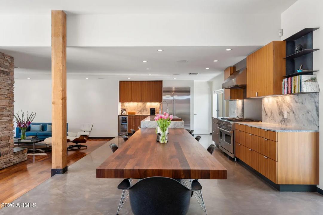 Real Estate Picture 9