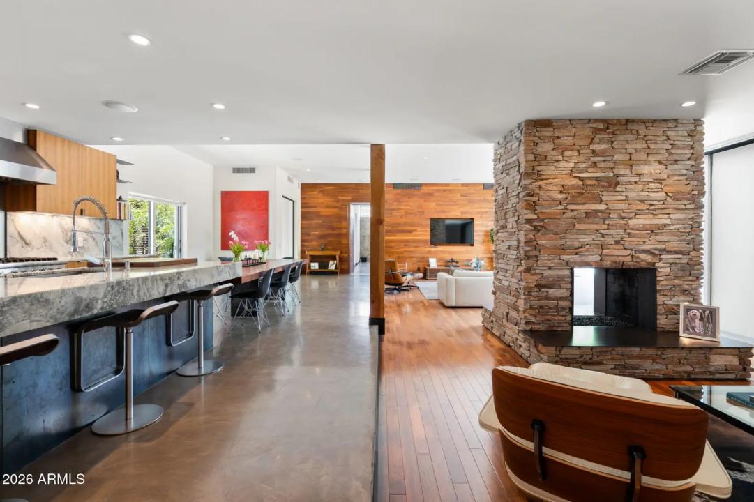 Real Estate Picture 15