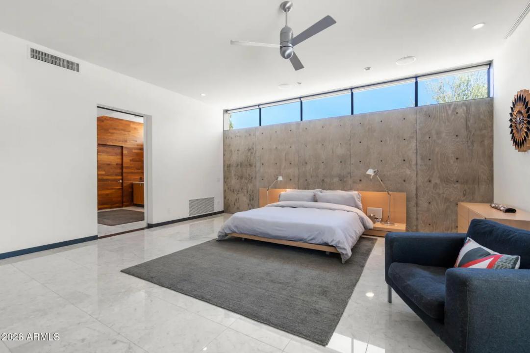 Real Estate Picture 24