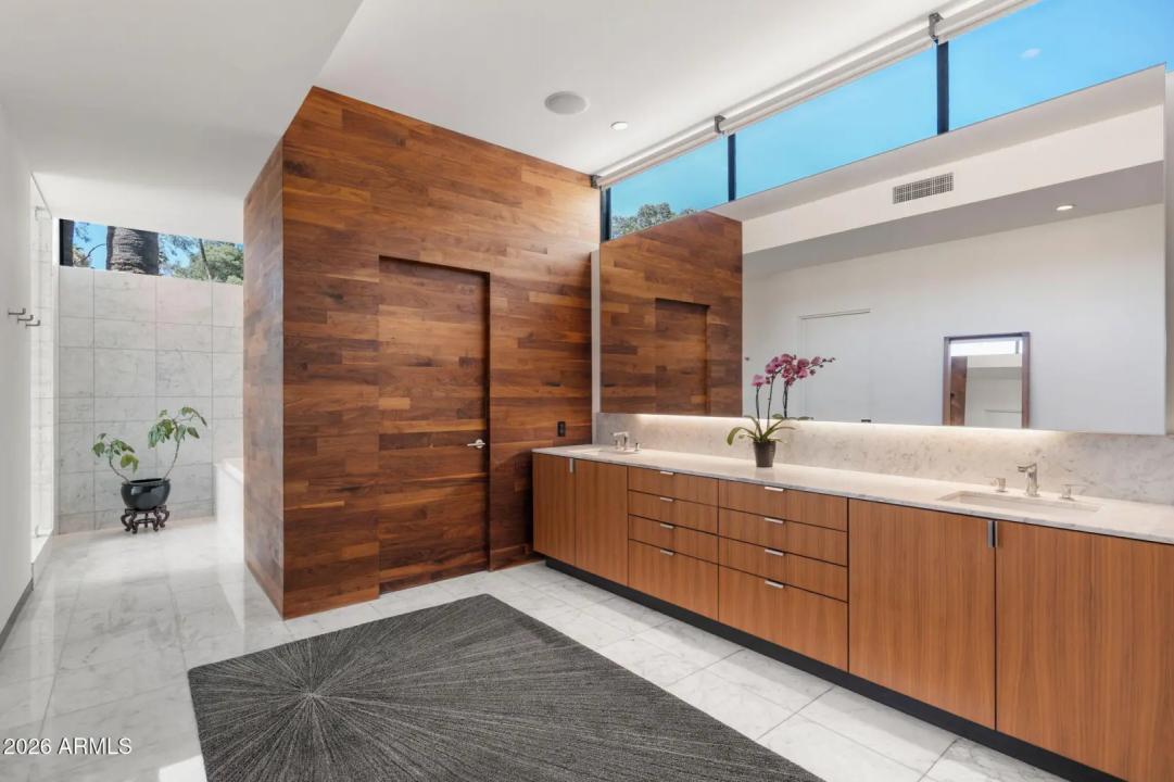 Real Estate Picture 26