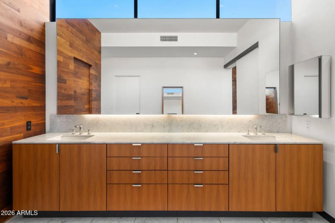 Real Estate Picture 27