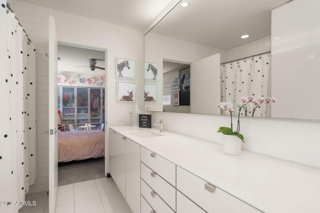 Real Estate Picture 37