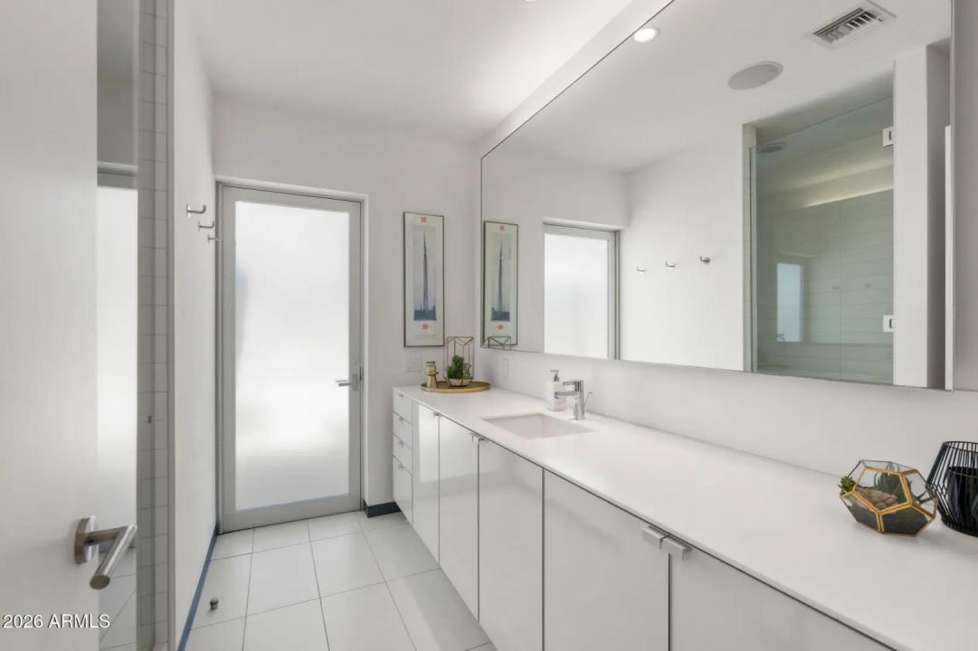 Real Estate Picture 42
