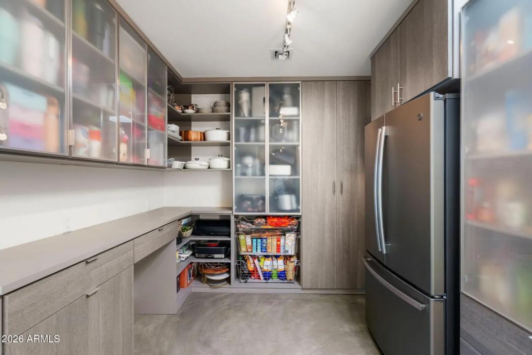 Real Estate Picture 43