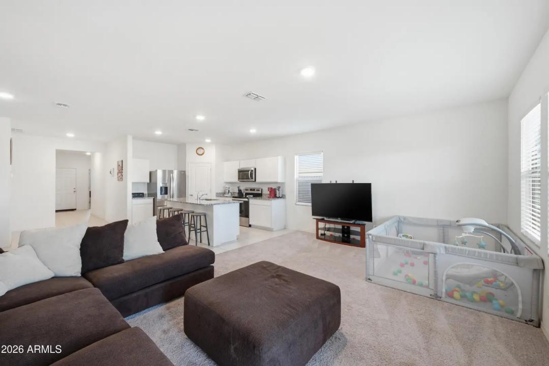 Real Estate Picture 5